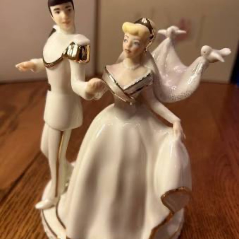 Lenox Classics “ A Magical Moment”. Figurine